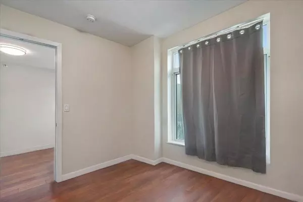 Flushing, NY 11354,142-38 37th AVE #5A