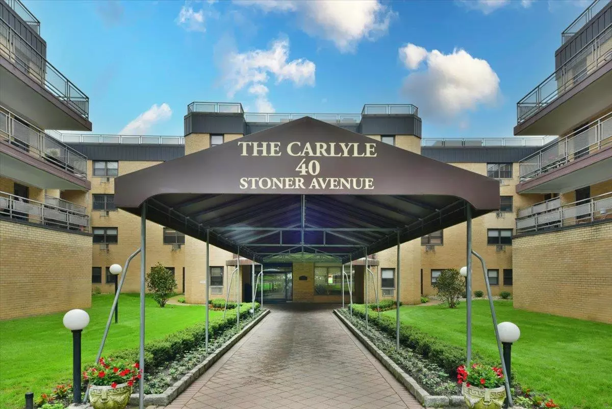 Great Neck, NY 11021,40 Stoner AVE #1M