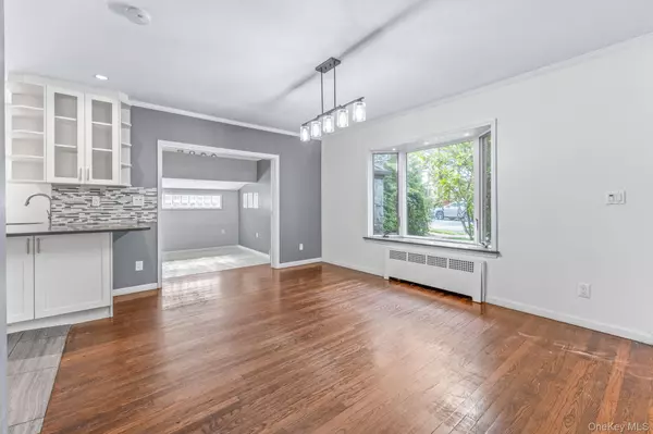 Jamaica Estates, NY 11432,8702 Chevy Chase ST