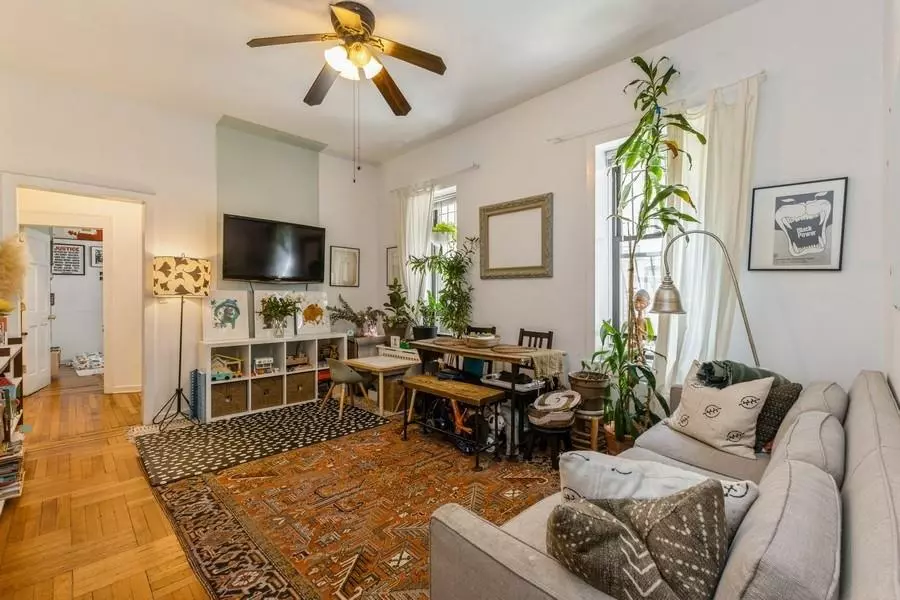 Brooklyn, NY 11225,35 Crown Street #1F