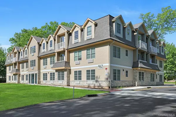 Congers, NY 10920,962 S Route 9W #209