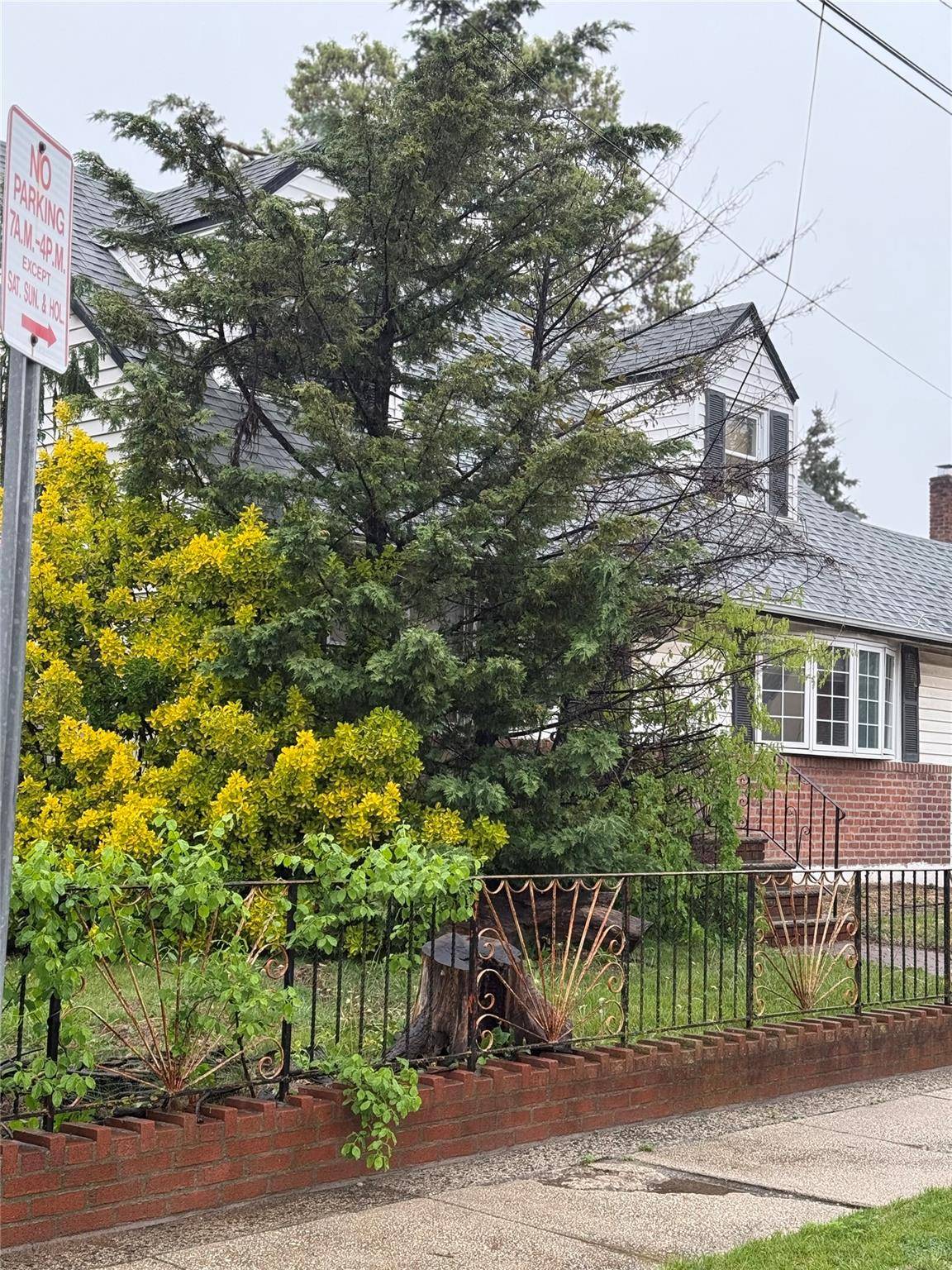 Valley Stream, NY 11580,163 E Hawthorne AVE