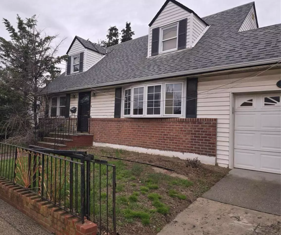 Valley Stream, NY 11580,163 E Hawthorne AVE