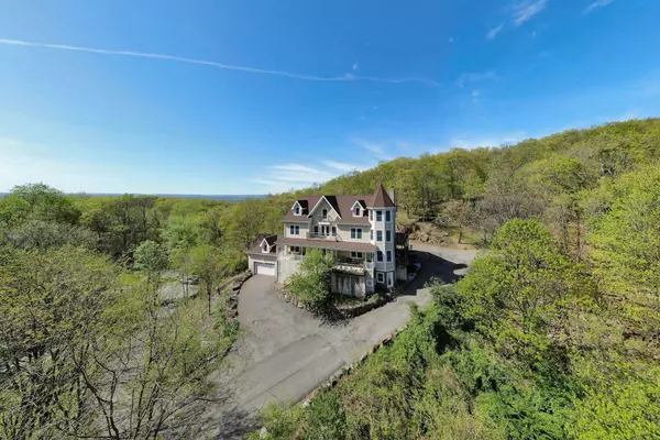 Valley Cottage, NY 10989,405 Christian Herald RD