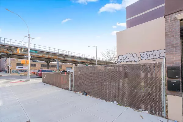 Brooklyn, NY 11233,52 Buffalo AVE