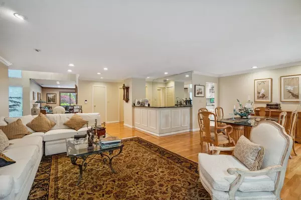 Jericho, NY 11753,130 Golf View DR