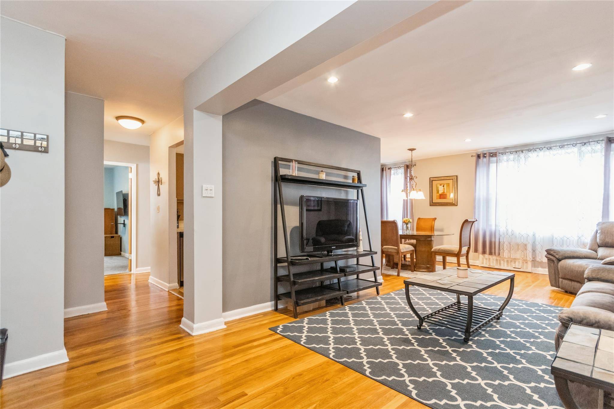 Yonkers, NY 10710,4 Sadore LN #5L