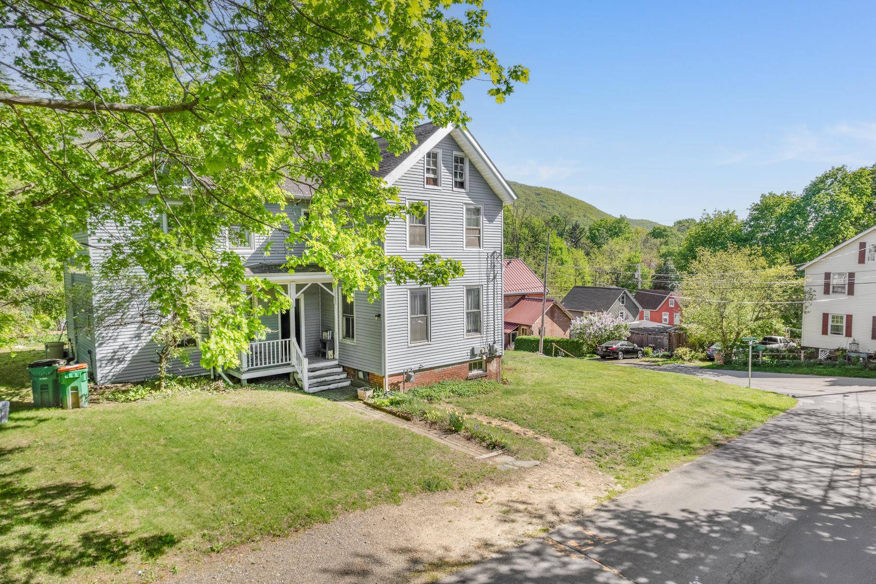 Beacon, NY 12508,24 Falconer ST
