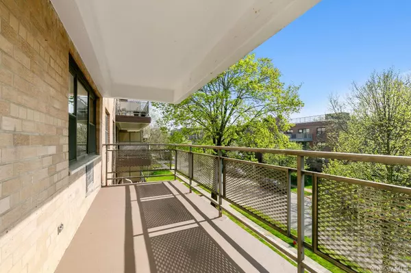 Great Neck Plaza, NY 11021,40 Stoner AVE #2F