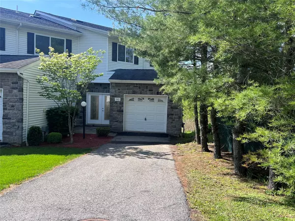 262 Tamerisk LN, New Windsor, NY 12553
