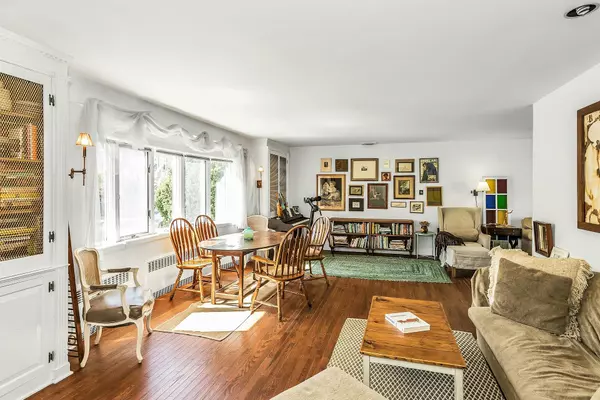 Long Beach, NY 11561,140 Mitchell AVE