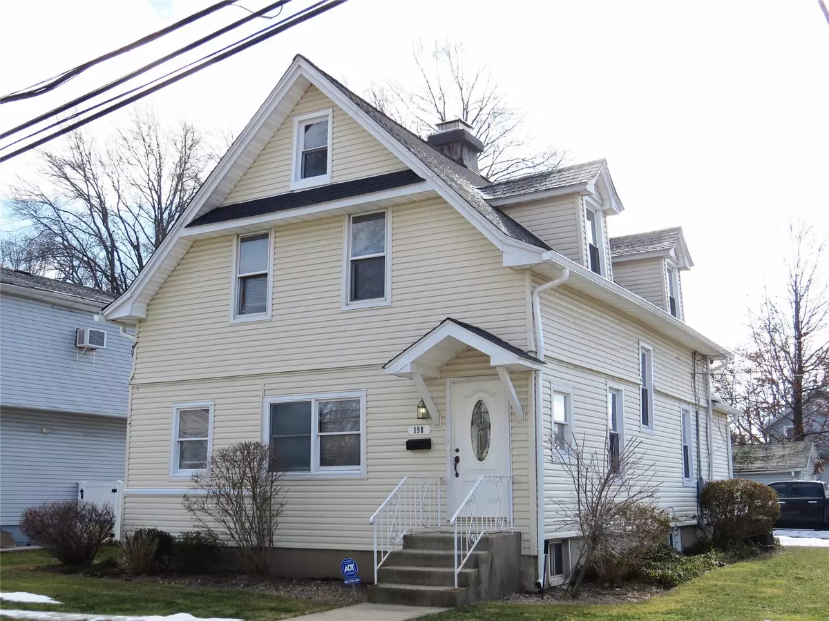 Westbury, NY 11590,198 Belmont AVE