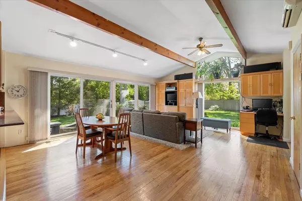 Greenlawn, NY 11740,22 Stratford AVE