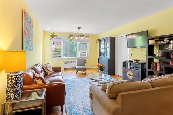 Bronx, NY 10463,2711 Henry Hudson Pkwy #5A