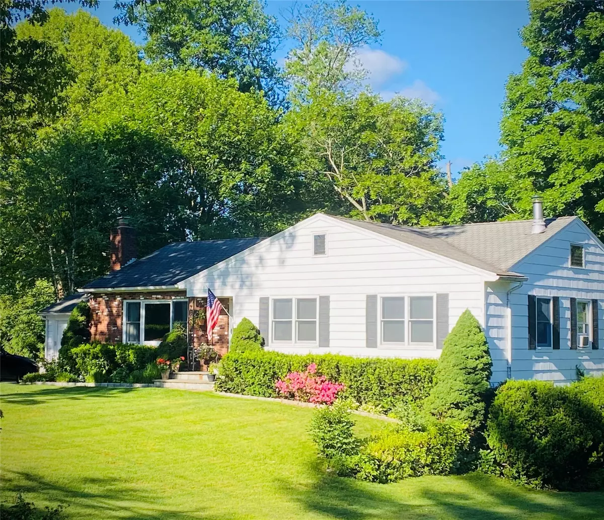 Pleasantville, NY 10570,80 Oak Ridge RD