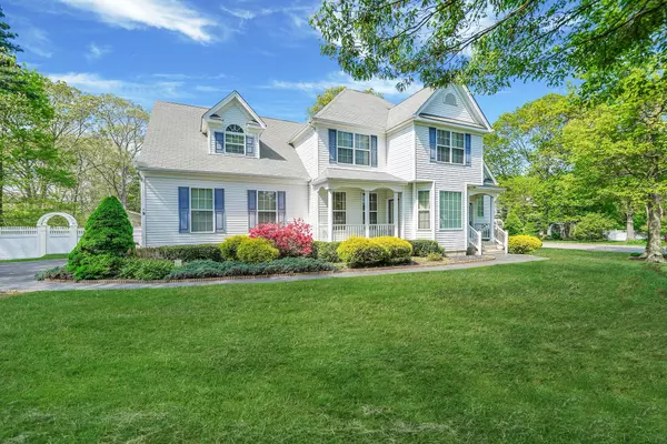 Ridge, NY 11961,1 Gingham CT