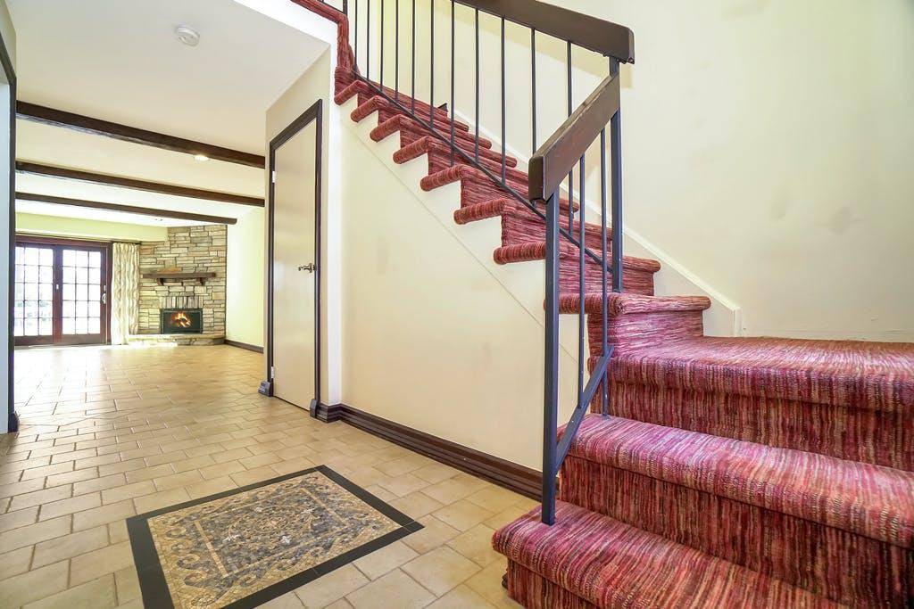 Jericho, NY 11753,16 Club Drive DR