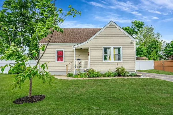 27 William AVE, Central Islip, NY 11722