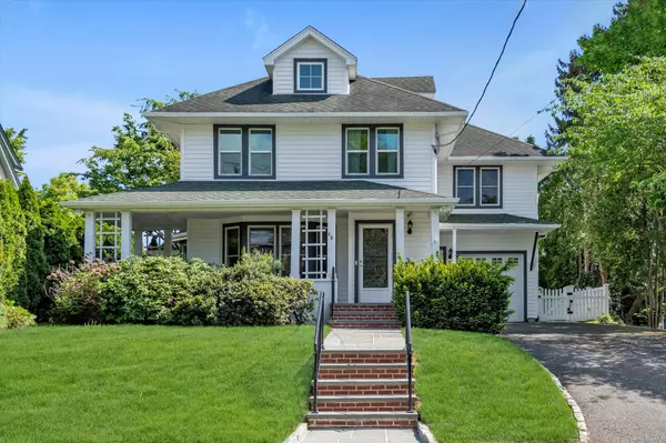 48 Hillcrest AVE, Manhasset, NY 11030