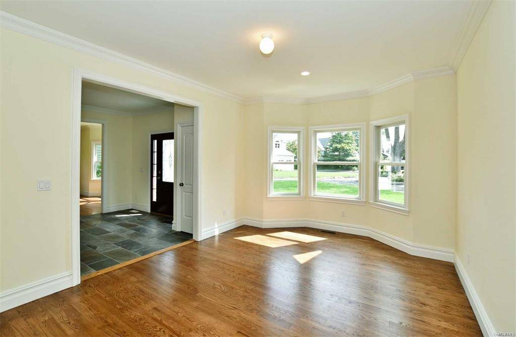 Northport, NY 11768,52 Hillside PL