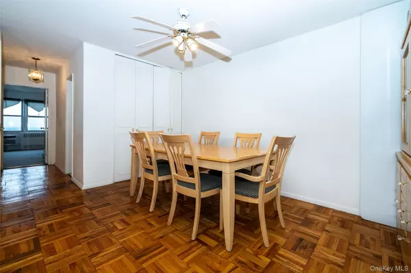 Yonkers, NY 10710,1841 Central Park AVE #8E