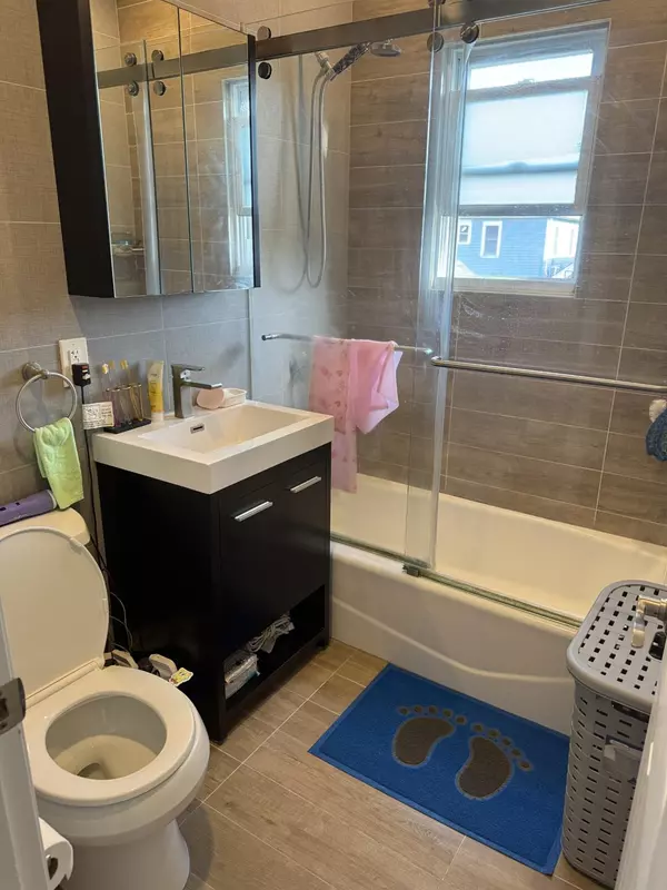 Flushing, NY 11354,151-14 33 AVE