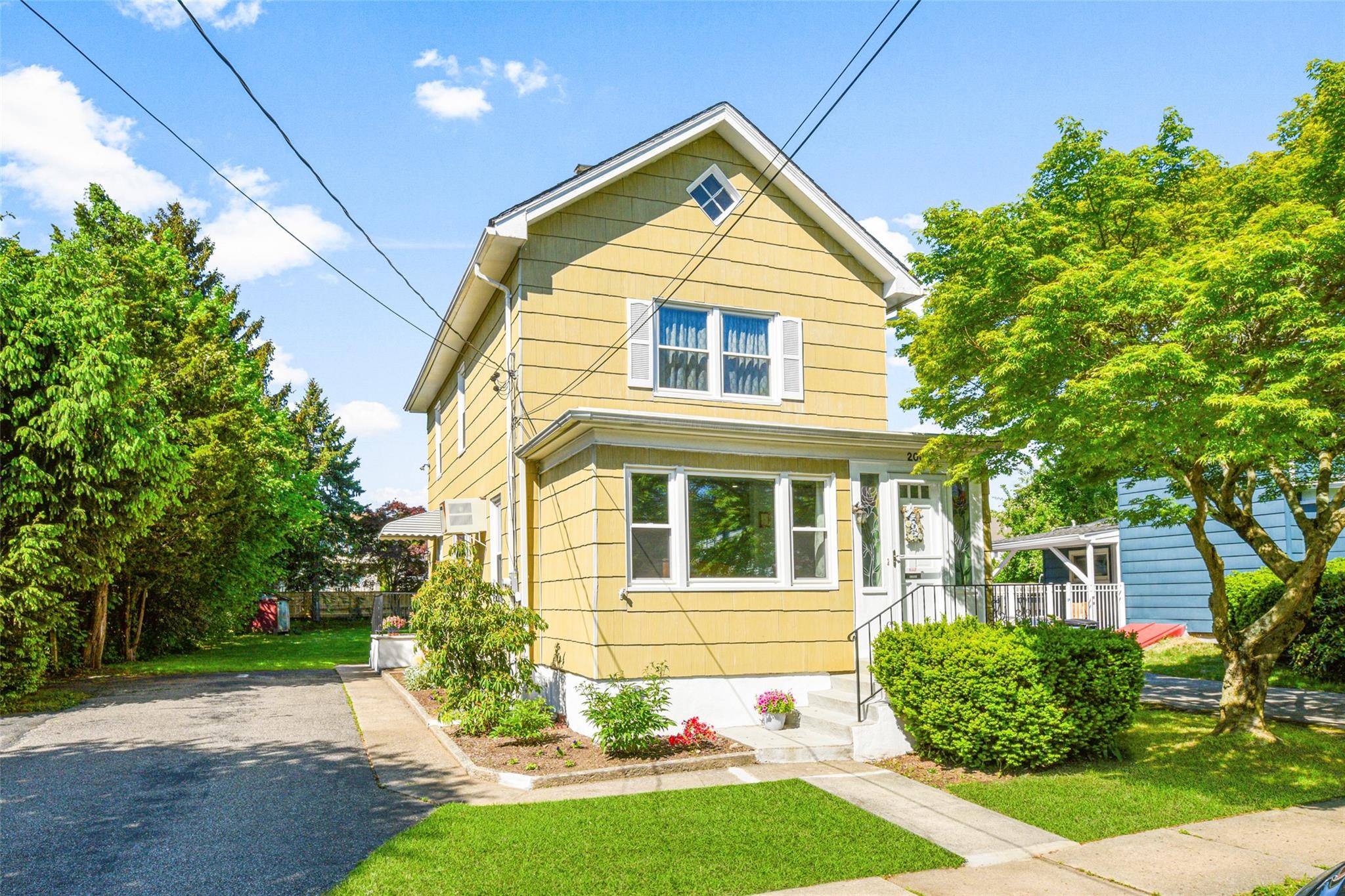 200 Jensen AVE, Mamaroneck, NY 10543