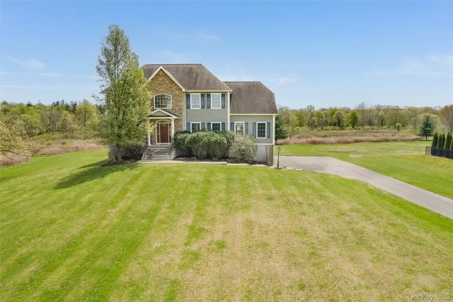 7 Viola CT, Wappingers Falls, NY 12590