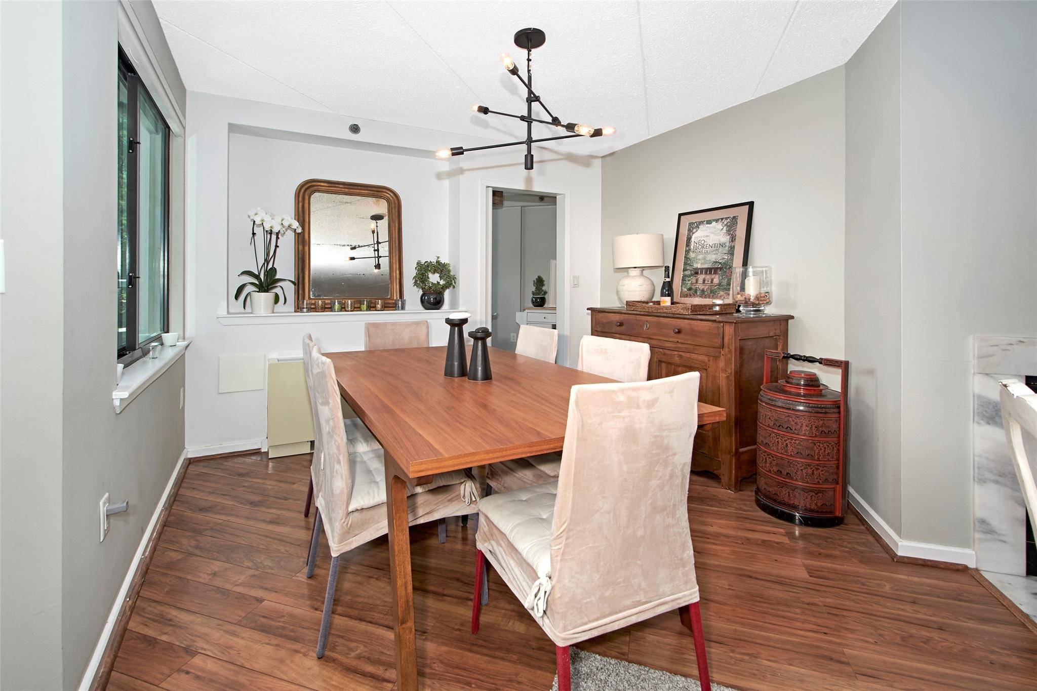 Mamaroneck, NY 10543,680 W Boston Post RD #3R
