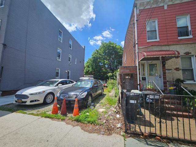 Brooklyn, NY 11208,400 Linwood ST