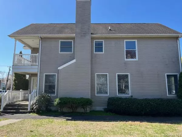 Smithtown, NY 11787,38 Hallock AVE