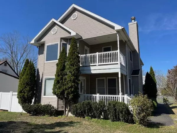 Smithtown, NY 11787,38 Hallock AVE