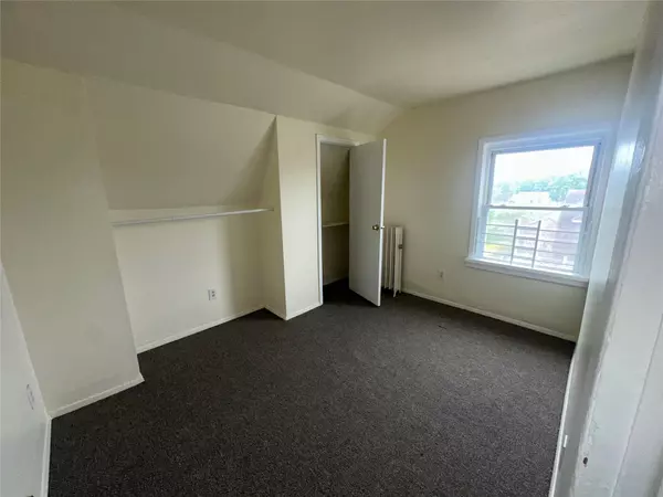 Freeport, NY 11520,149 Washburn AVE #3