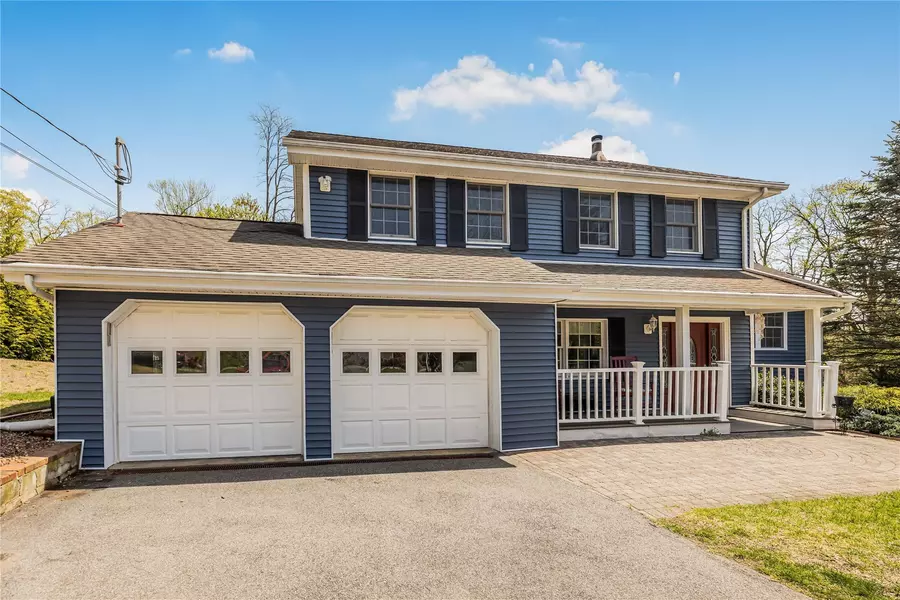 4 McNair DR, Mahopac, NY 10541