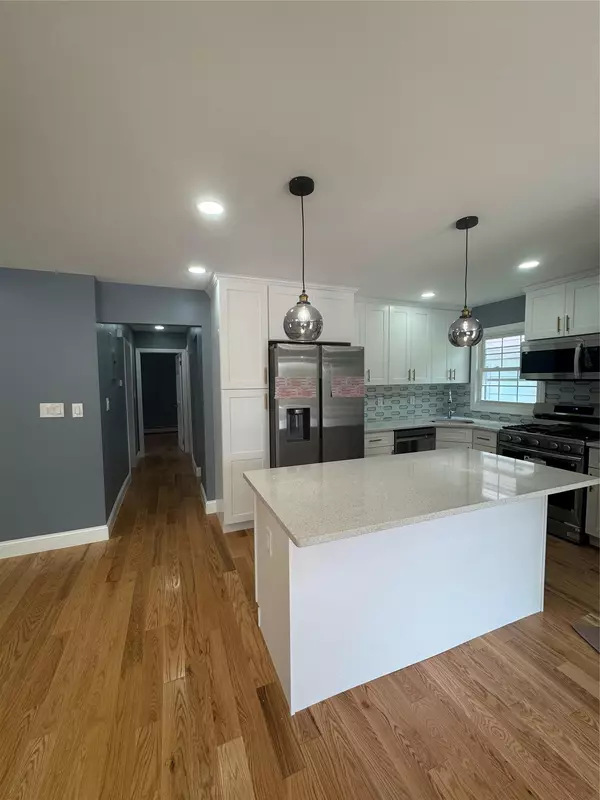 Jamaica, NY 11434,115-11 180th Street