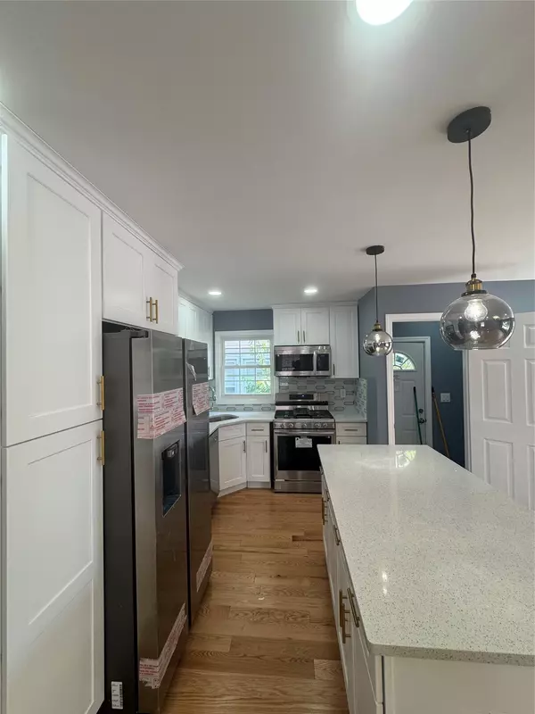 Jamaica, NY 11434,115-11 180th Street