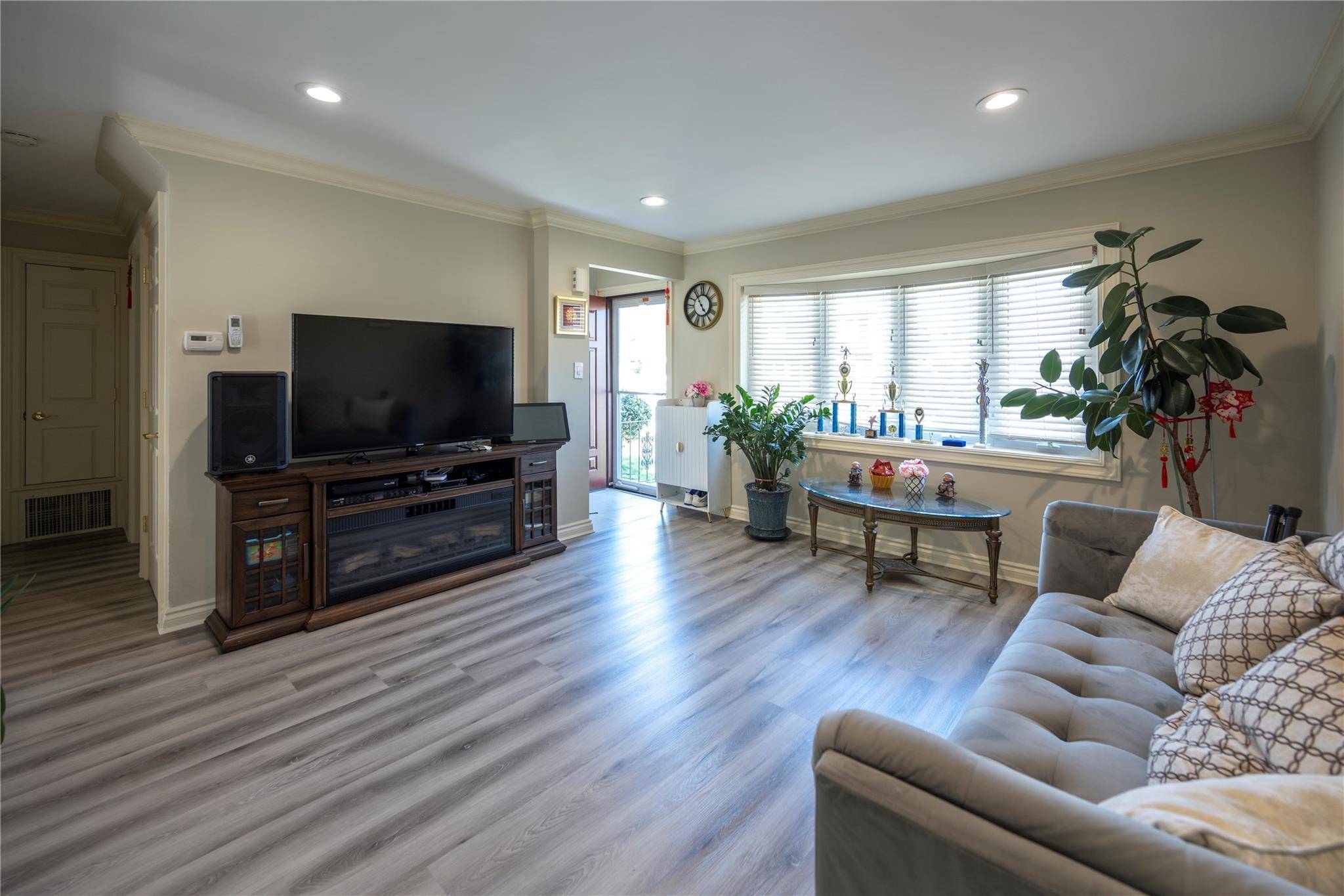 Plainview, NY 11803,106 Parkview ST