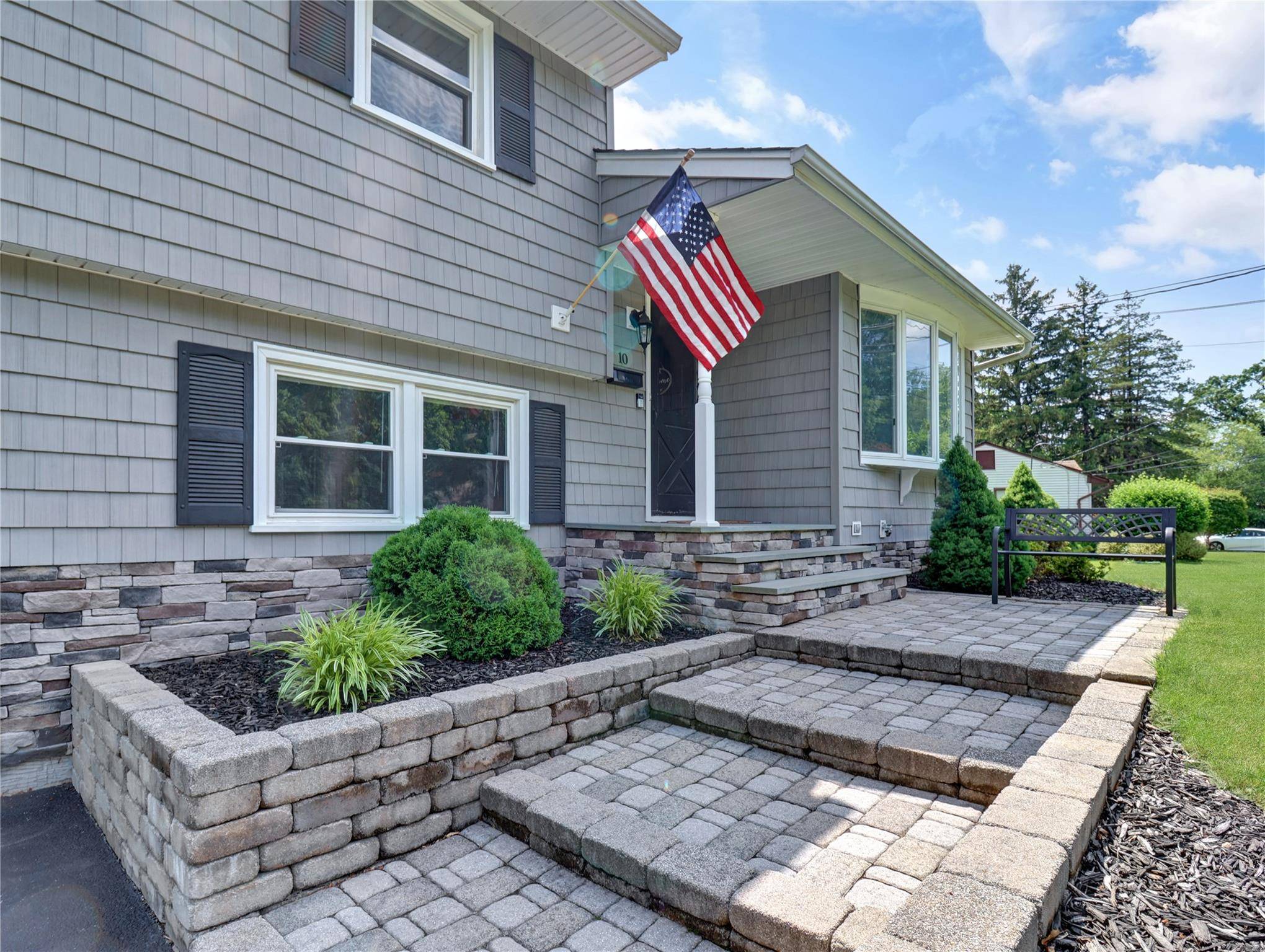 Nanuet, NY 10954,10 Victoria DR