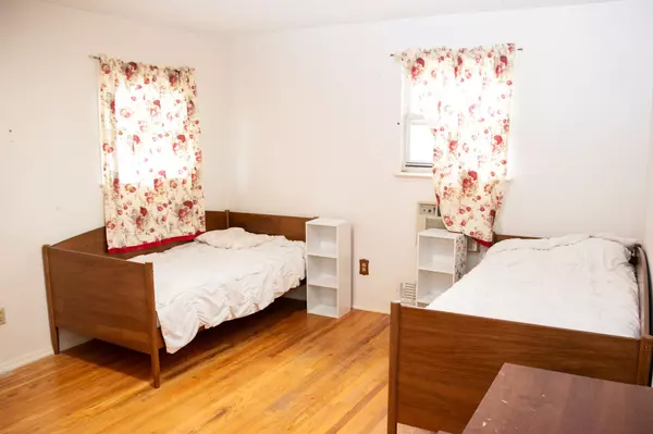 Yonkers, NY 10703,18 South CIR