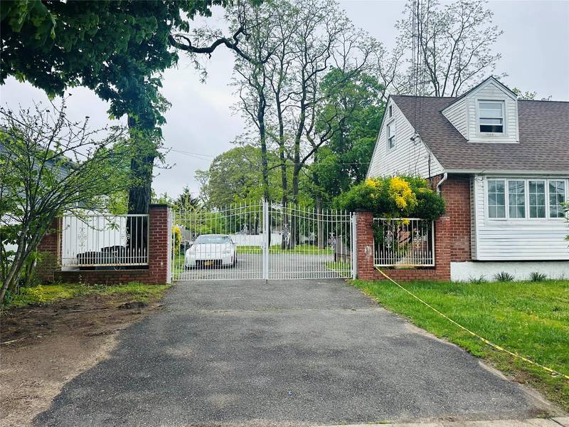 224 Park AVE, Roosevelt, NY 11575