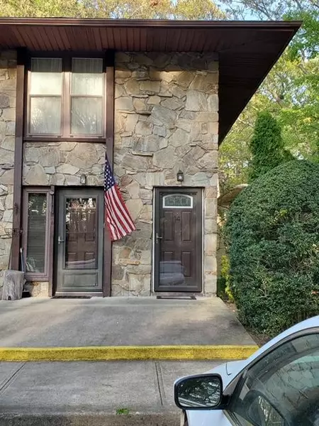 14 Pine CT #14, Selden, NY 11784