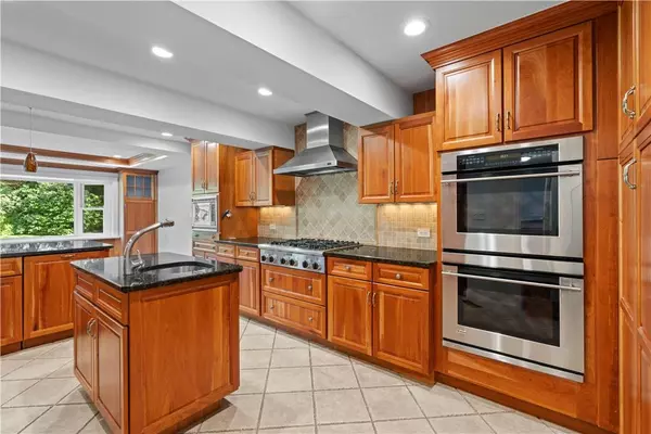 White Plains, NY 10605,56 Gedney Park DR
