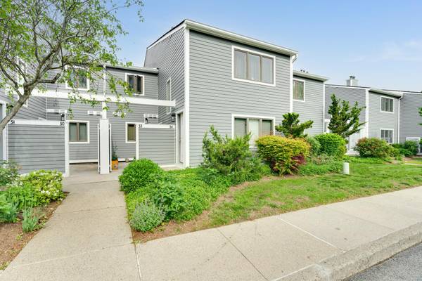 54 Hudson Point LN, Ossining, NY 10562