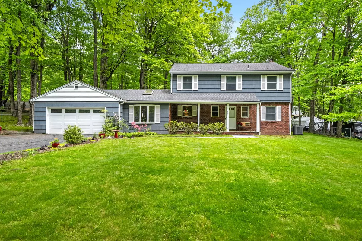 Blauvelt, NY 10913,581 N Greenbush RD