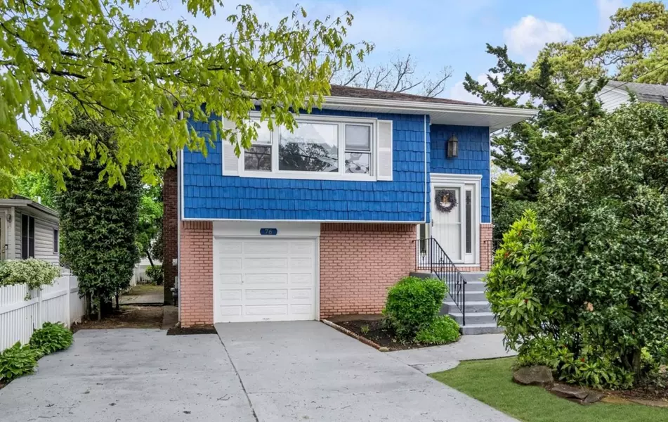 76 Melrose AVE, Lynbrook, NY 11563