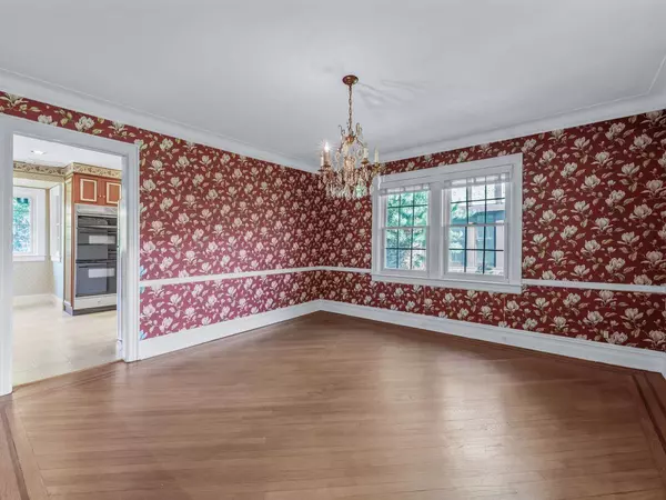Garden City, NY 11530,114 Wickham RD