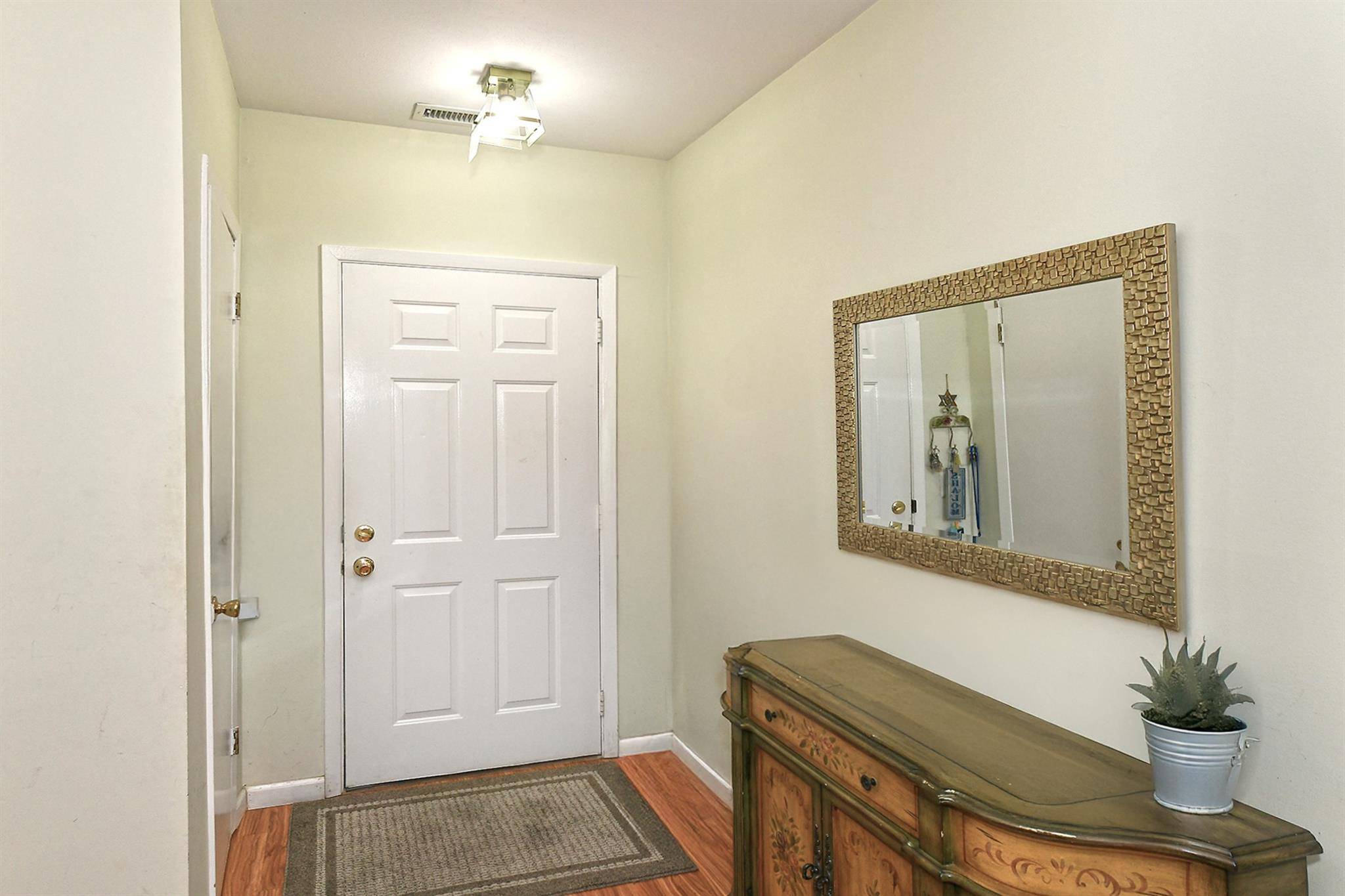 Middle Island, NY 11953,71 Eric DR