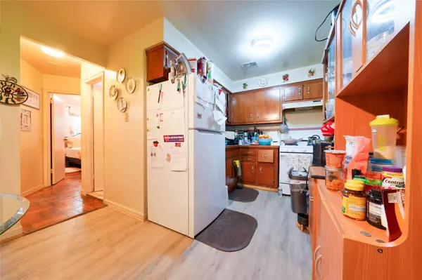 Bronx, NY 10466,850 E 231st ST