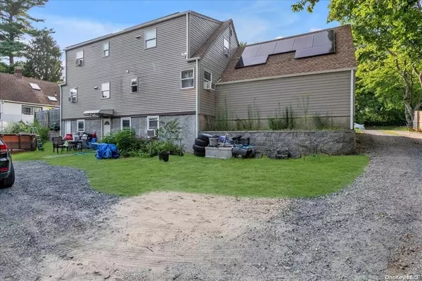 Huntington Station, NY 11746,132A Columbia ST