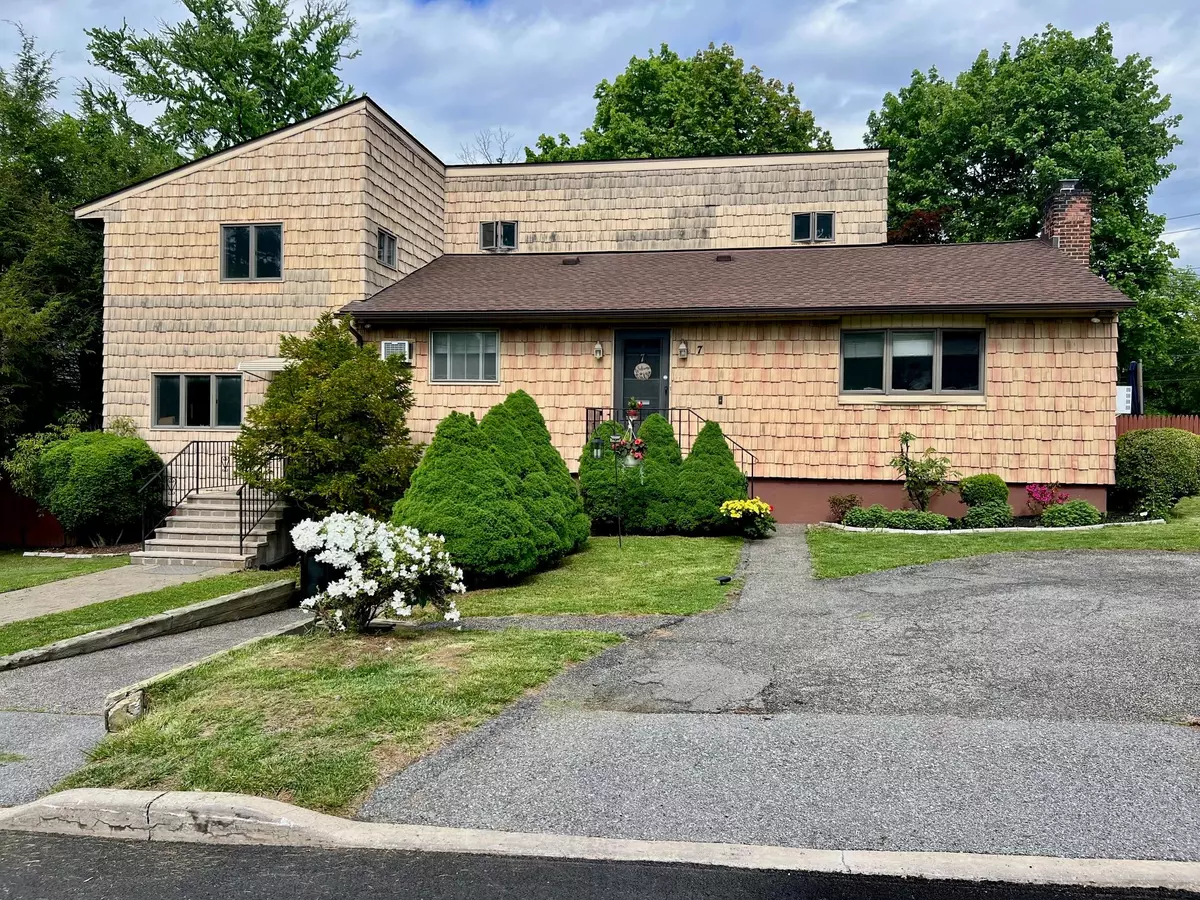 Elmsford, NY 10523,7 Oak ST